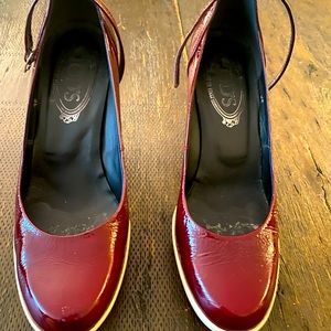 Tods high heel patent, leather shoes, maroon color